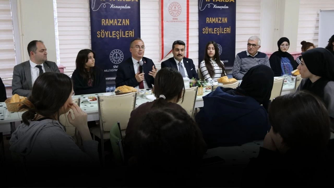 Sivas'ta Eğitimin Geleceği İftarda Konuşuldu