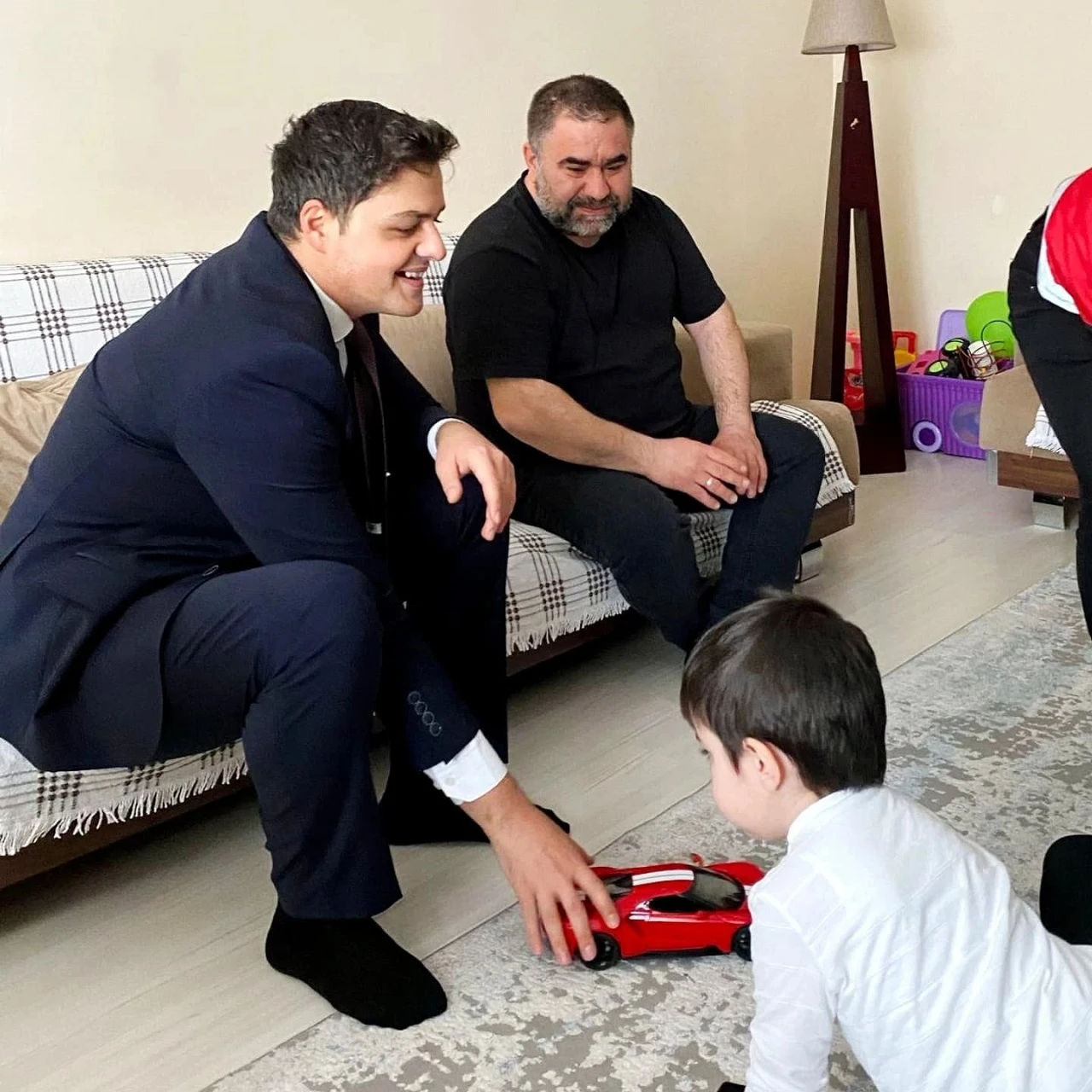 Sivas'ta Kaymakam Çocukların Hayallerini Gerçekleştirdi