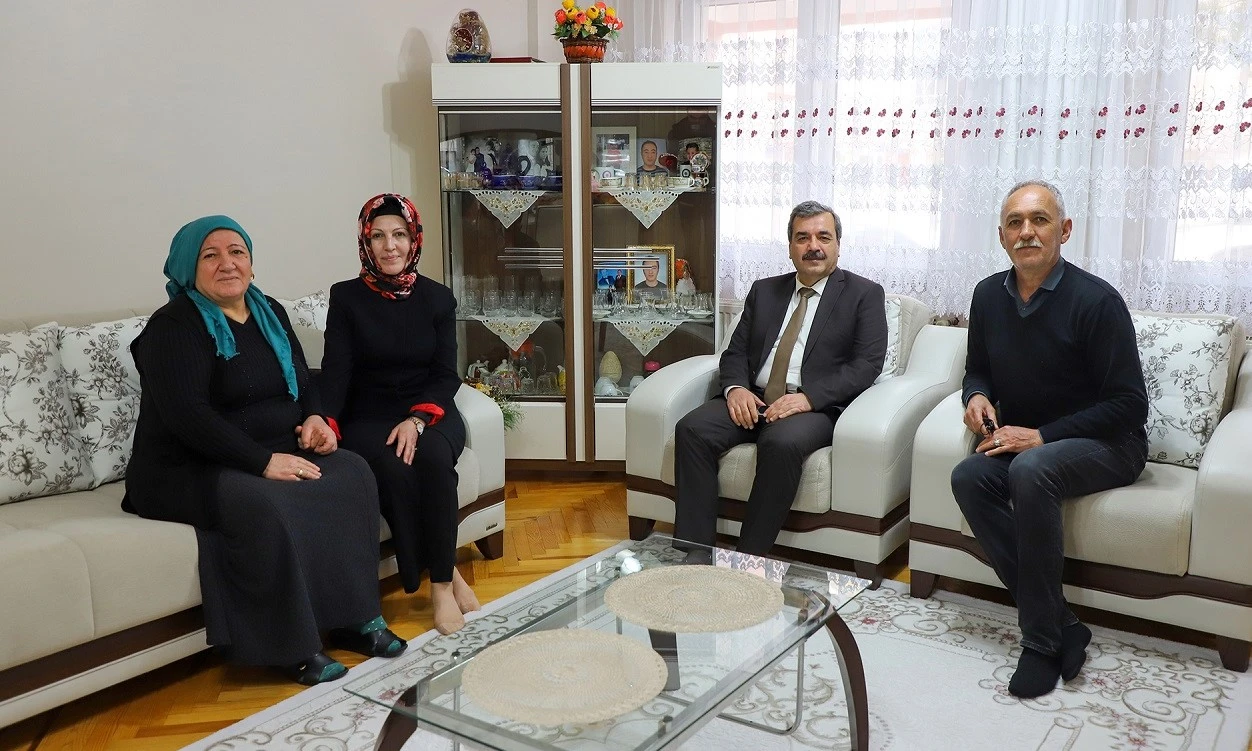 Sivas’ta Rektör Kul’dan Şehit Ailesine Ziyaret