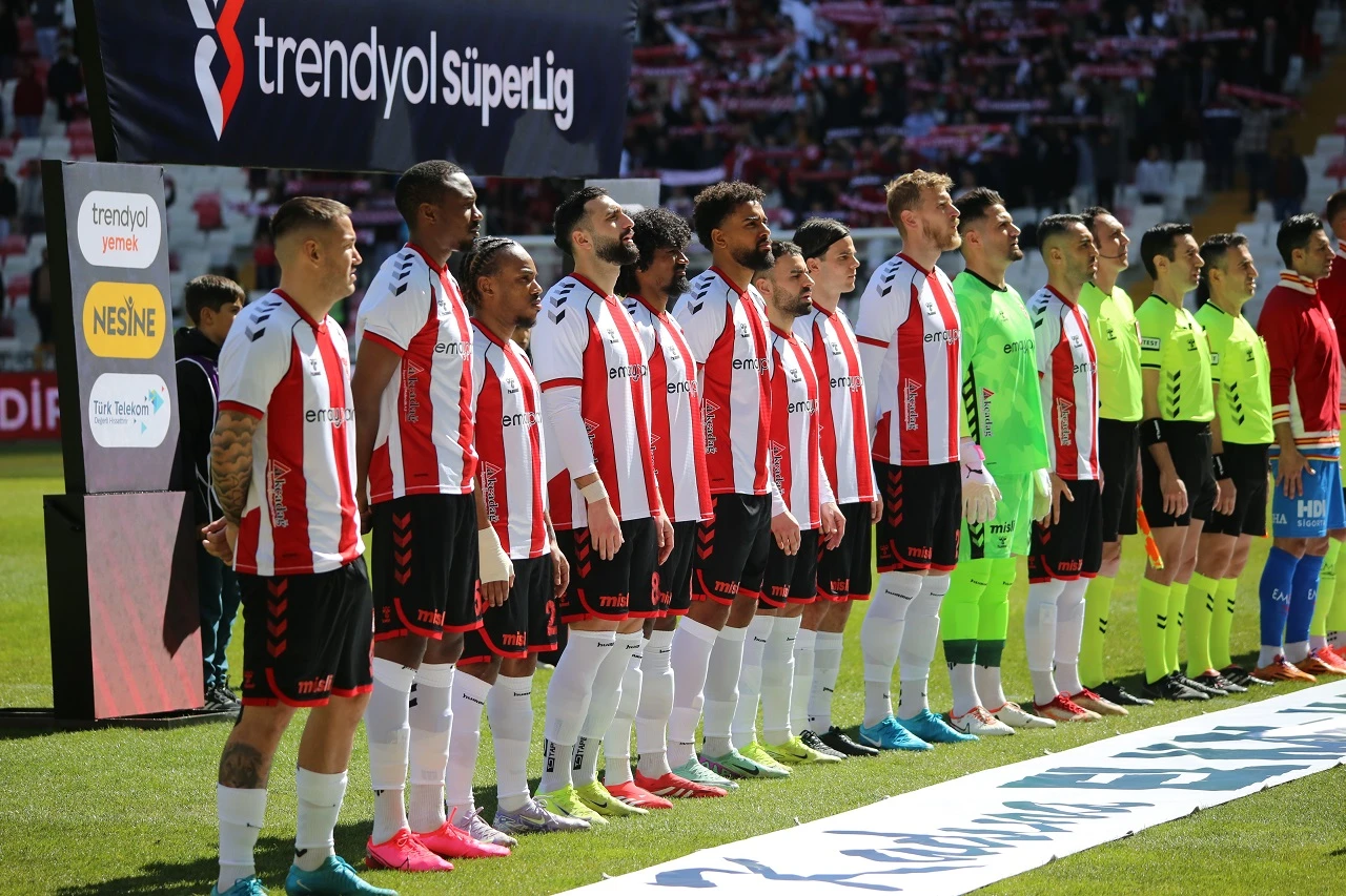 Sivasspor 28 Haftada 8 Kez Kızardı!