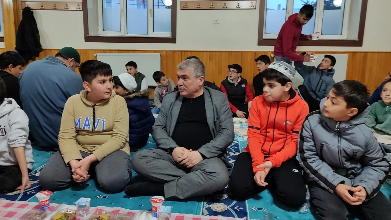 Gençler İftarda Buluştu