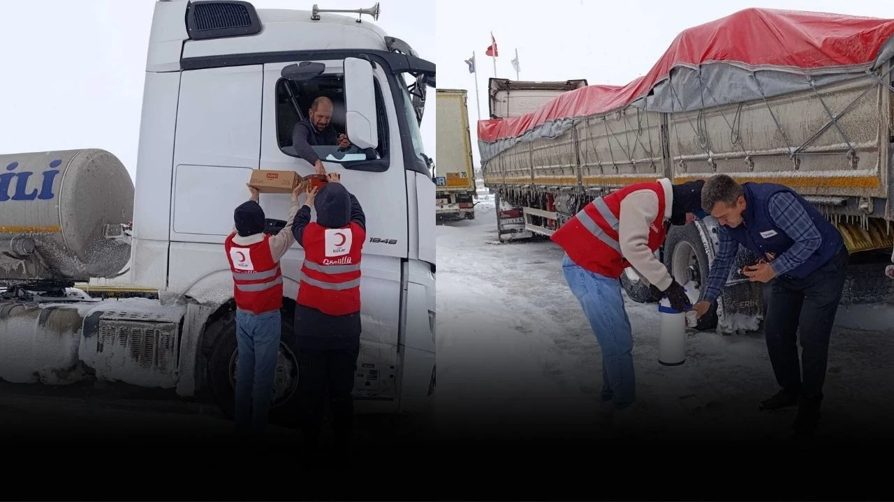 Sivas'ta Yolda Kalan Sürücülerin Yardımına Kızılay Koştu