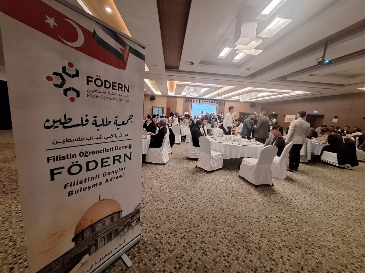 Filistinli Öğrencilere Sivas'ta Filistin Lezzetinde İftar