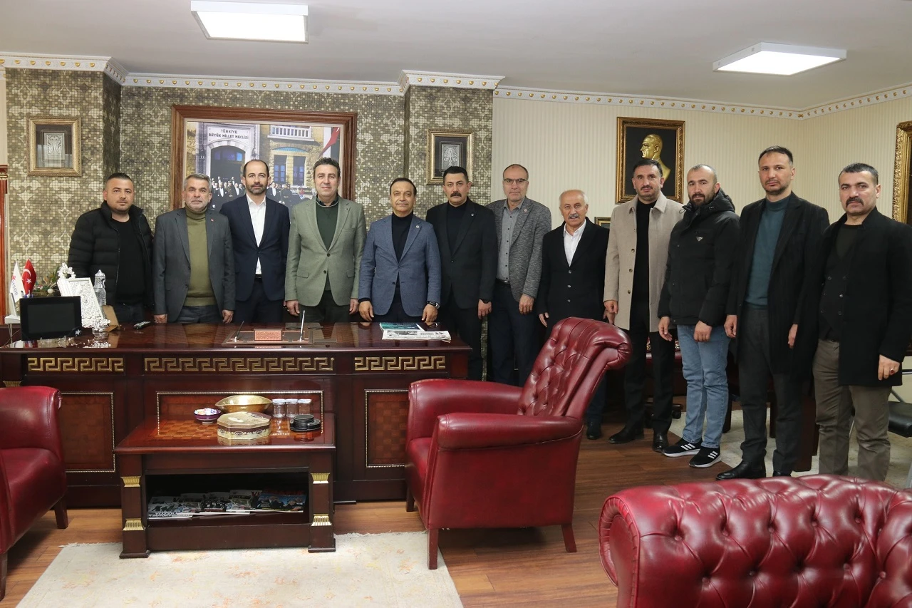 Sivas'ta MHP’li Vekil Esnafın Sıkıntılarını Dinledi