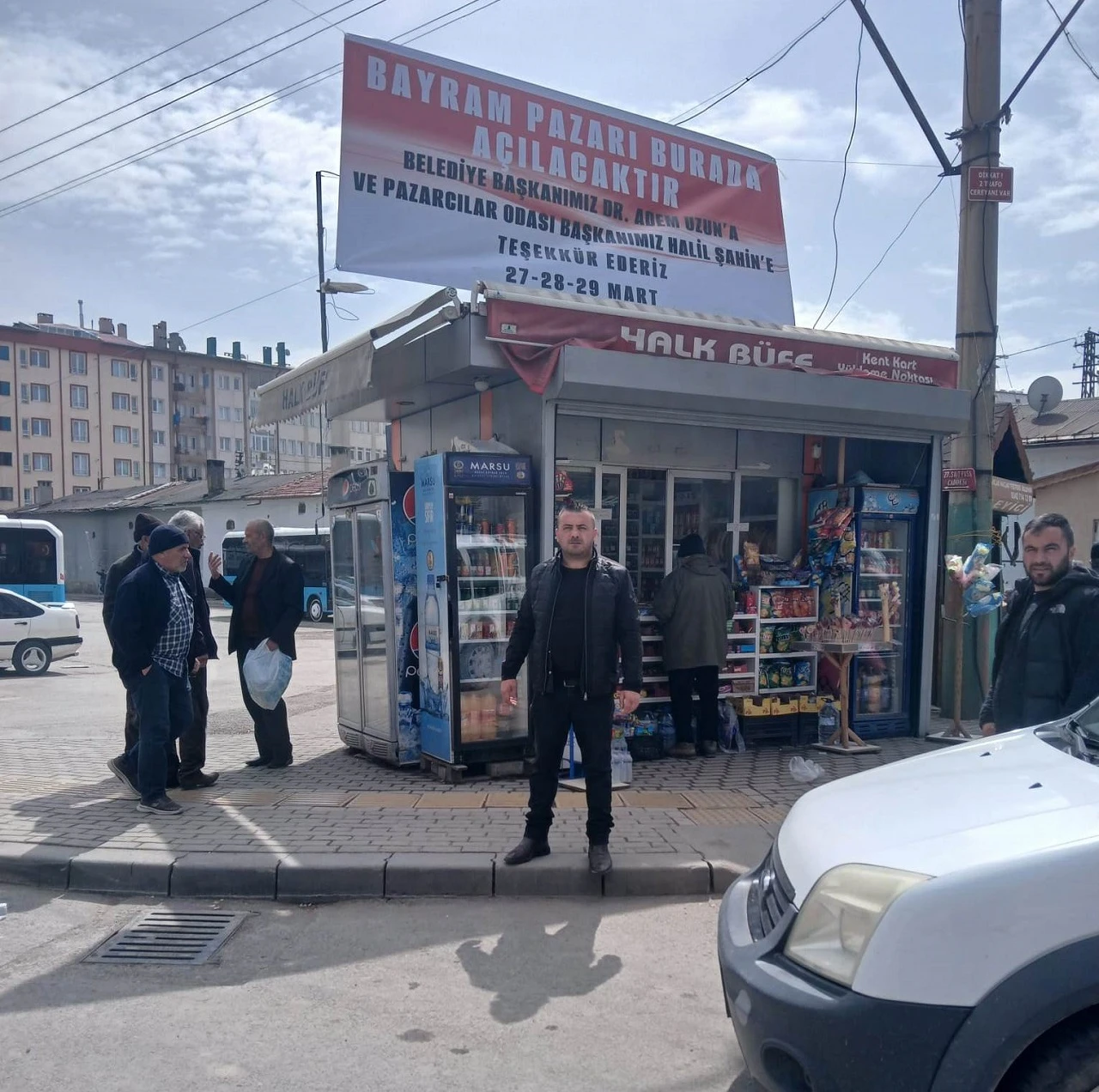 Sivas’ta Bayram Pazarı Esnafı Mutlu Etti