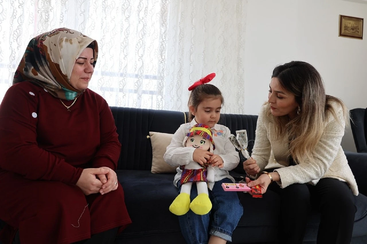 Sivas'ta Fenilketonüri Tanılı Çocuklara Hediye