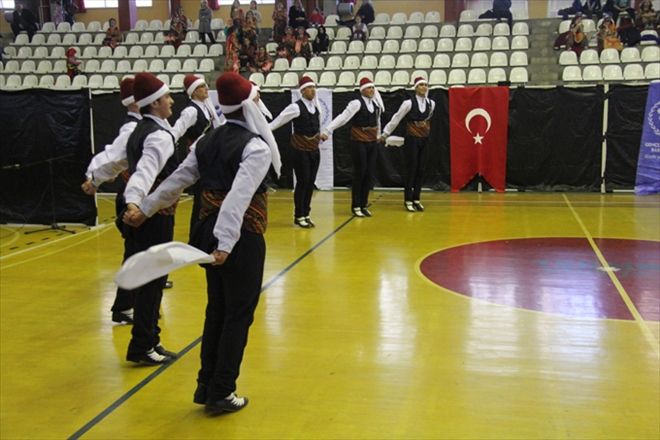 KULÜPLERDE HALKOYUNLARI HEYECANI