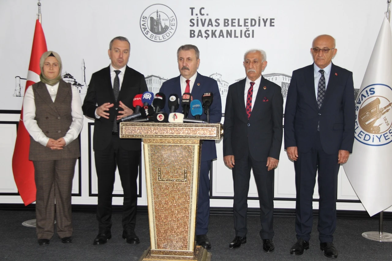 Destici: "Sivas’a Beklenen Hizmetler Yapılacak"