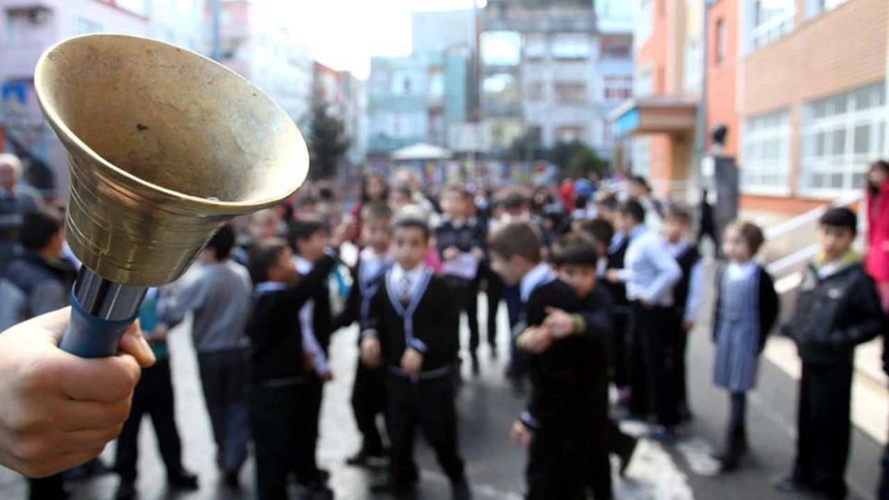 Okullarda ara tatil için son ders zili yarın çalacak