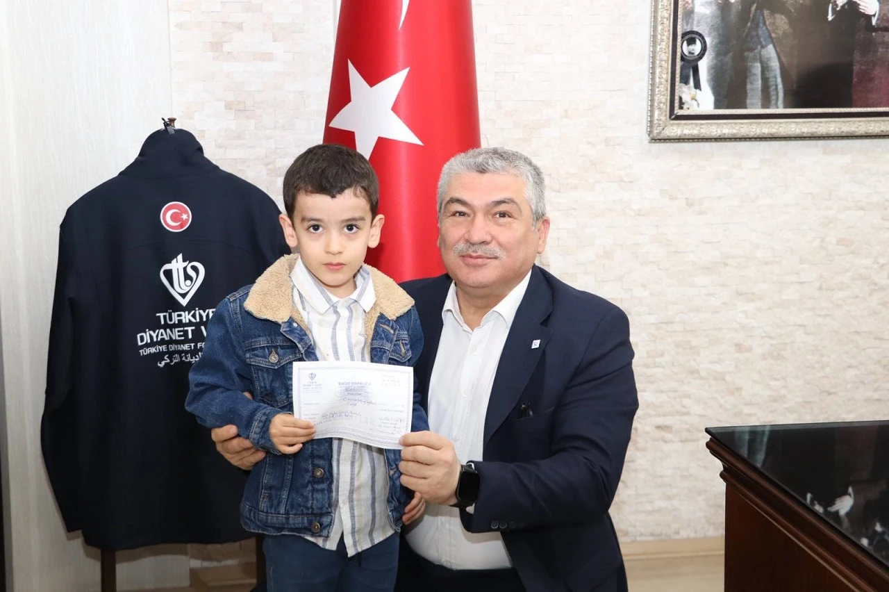 Sivas'ta Minikler Harçlıklarını Gazze’ye Bağışladı