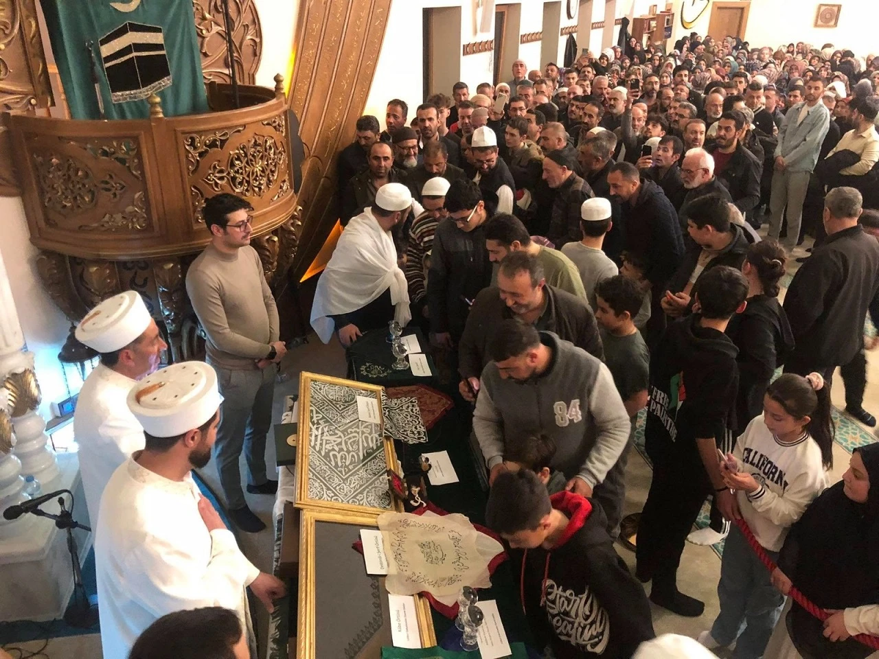 Sivas'ta Kutsal Emanetlere Yoğun İlgi