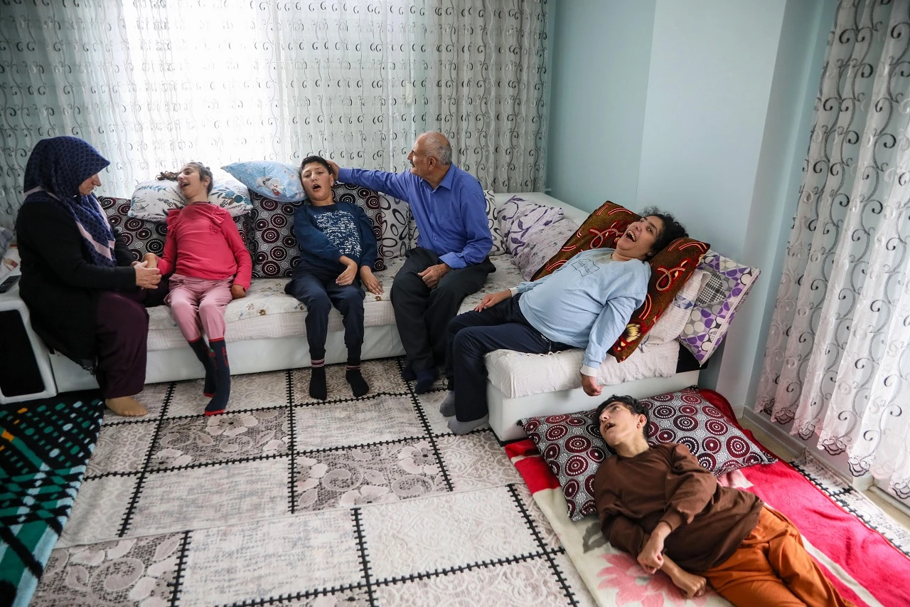 ALS hastası 4 kardeş, fizik tedavi desteği bekliyor