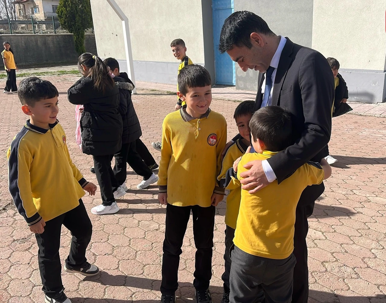 Belediye Başkanından Öğrencilere Bayram Harçlığı