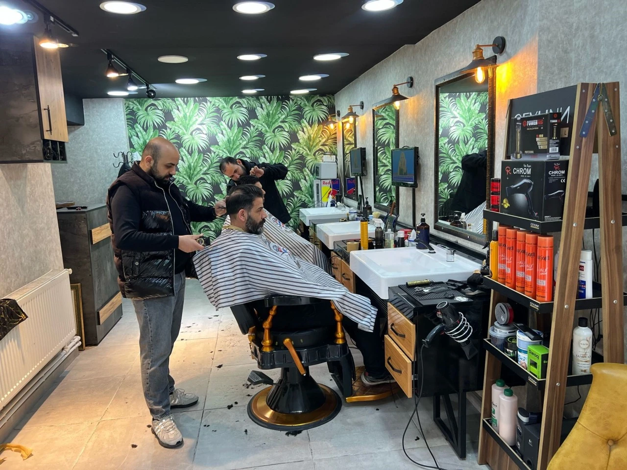 Ramazan Bayramı'nın yaklaşmasıyla kuaförlerin işi yoğunlaştı