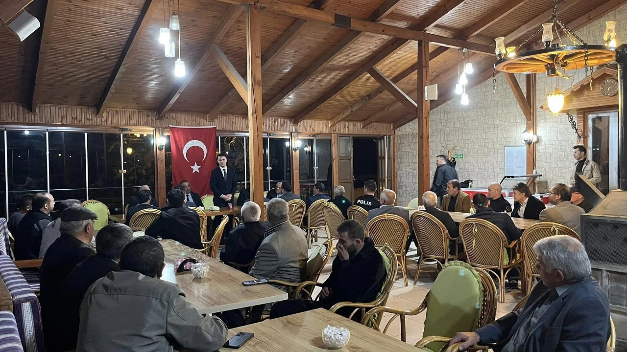 Muhtarlar iftarda bir aya geldi