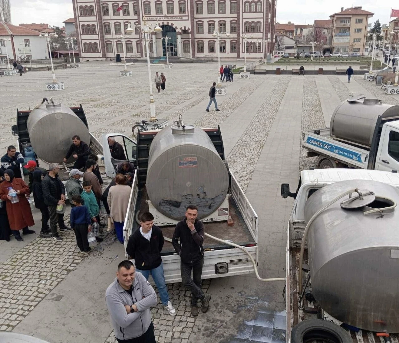 Sivas'ta 12 Bin Litre Süt Dağıtıldı