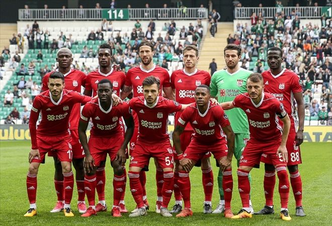 SİVAS´IN 4 İÇ 4 DIŞ SAHA MAÇI KALDI