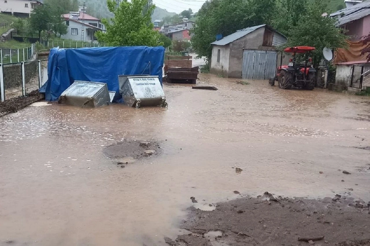 Sivas'ta Yağış Altyapı Sorununu Gözler Önüne Serdi