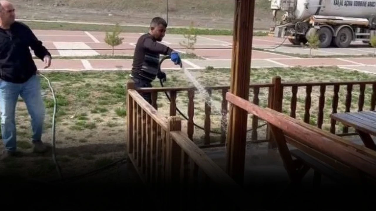 Millet Bahçesi Temizleniyor