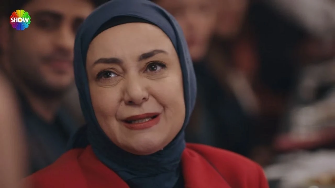 Kızılcık Şerbeti’nin Pembe’si Diziden Neden Ayrıldı? Sibel Taşçıoğlu Kimdir, Evli mi, Çocuğu Var mı?