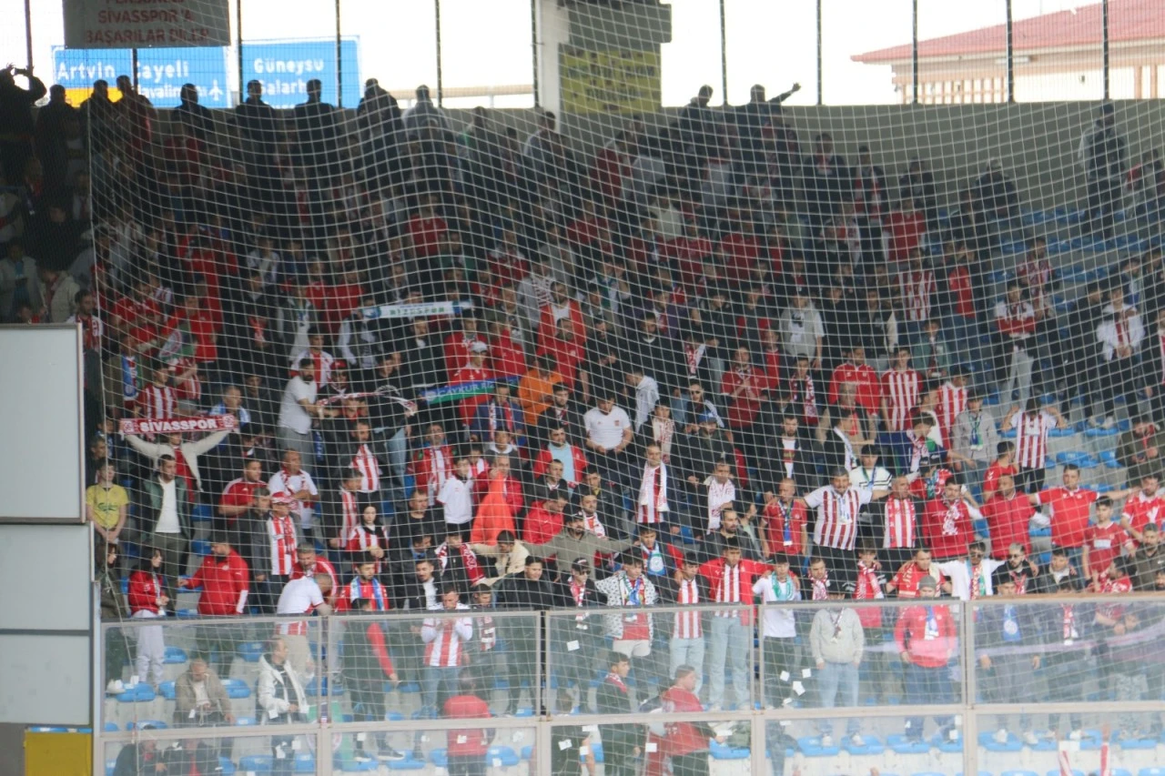 Sivasspor Taraftarı Rize’de 