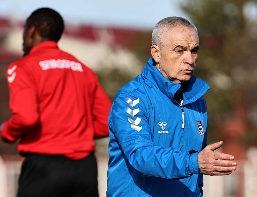 Sivasspor Teknik Direktörü Konuştu! “İyi Hazırlanmalıyız”