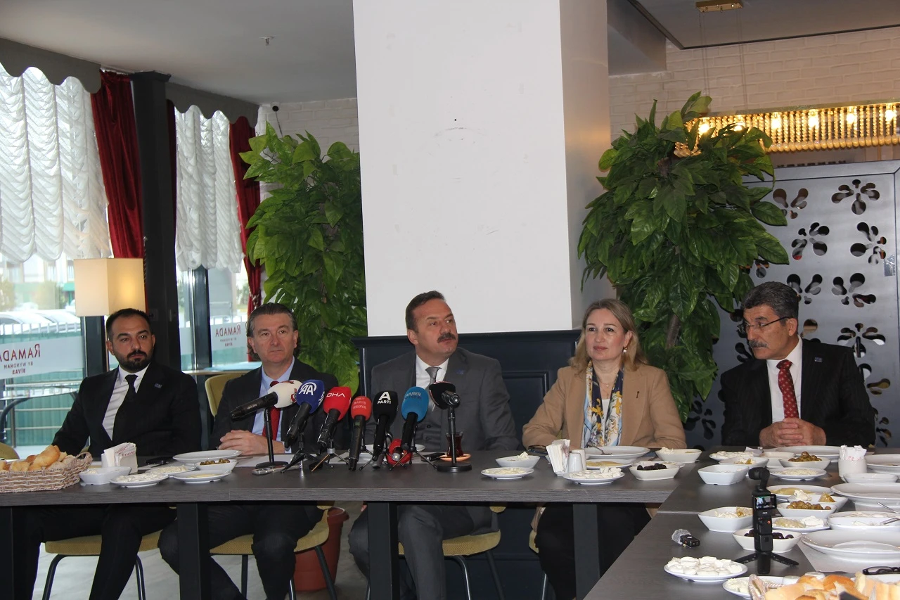 Yavuz Ağıralioğlu: Sivas'ın Sorunları Büyük