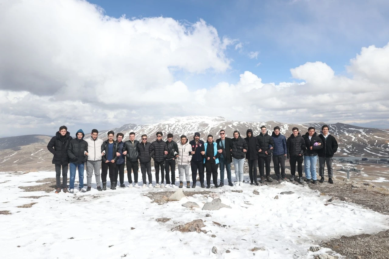 Sivas'tan Erciyes'e Gittiler Kamp Yaptılar