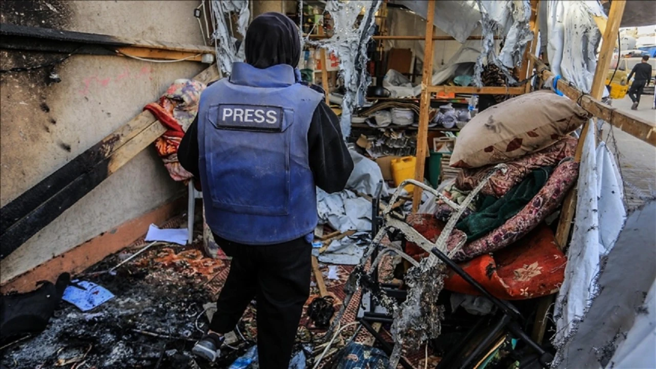 İsrail ordusu Gazze'de gazetecilere saldırdı