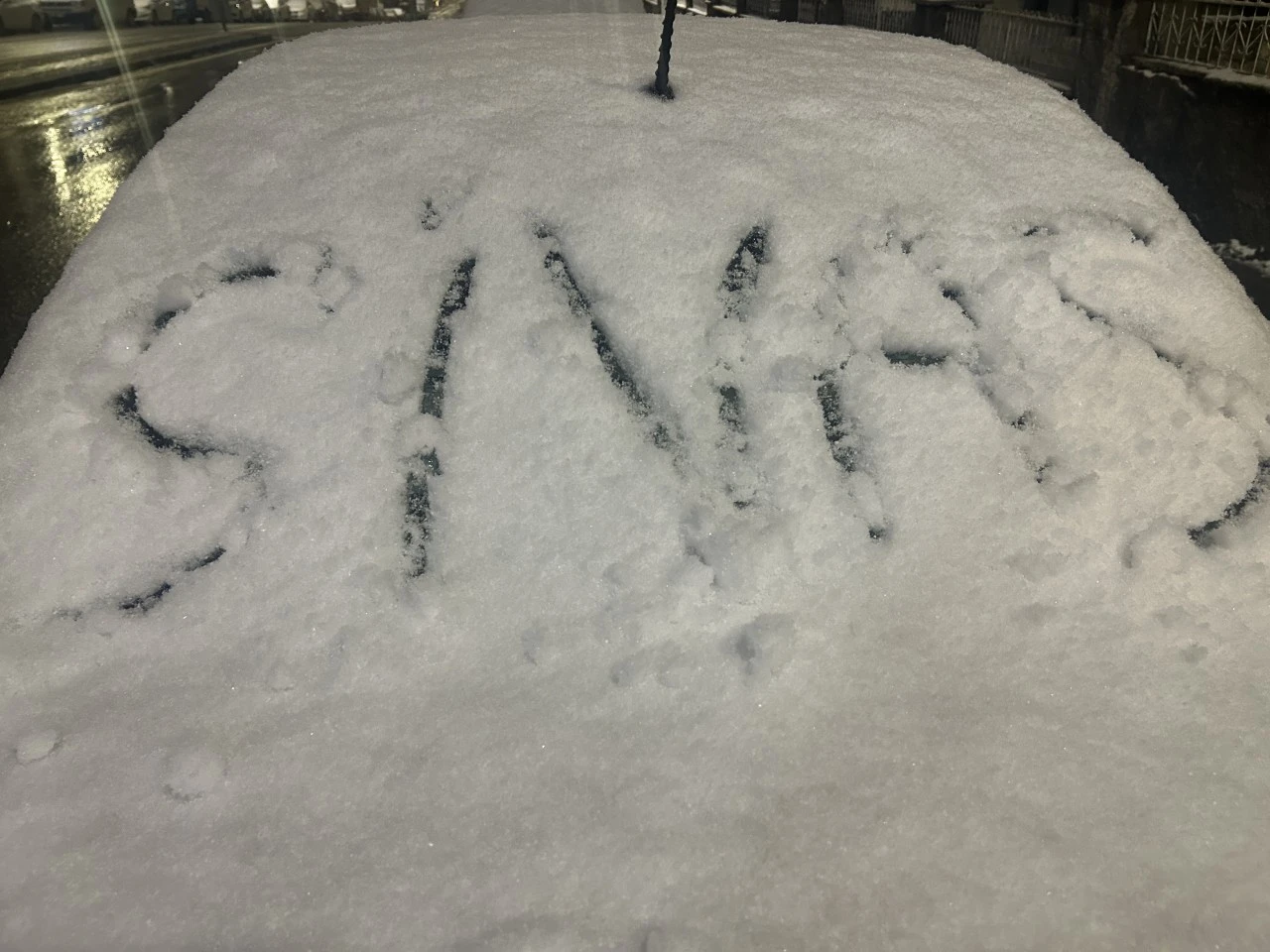 Sivas'ta Baharı Beklerken Kar Yağdı
