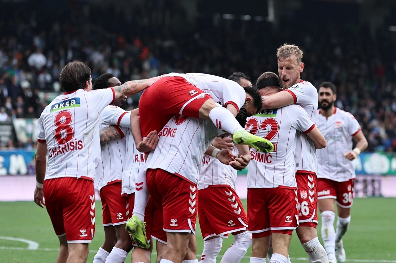 Sivasspor’da 4 İsim Cezanın Eşiğinde
