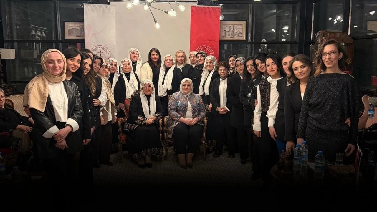 Sivas’ta Şehirli ve Saitabat Köy Kadınları Bir Arada