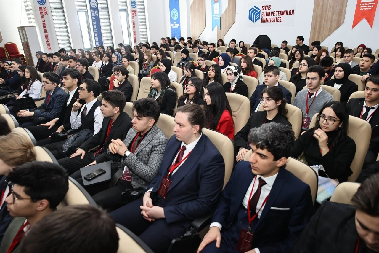 İşte Gençlerin Fikirlerini Özgürce İfade Edebilecekleri Meclis