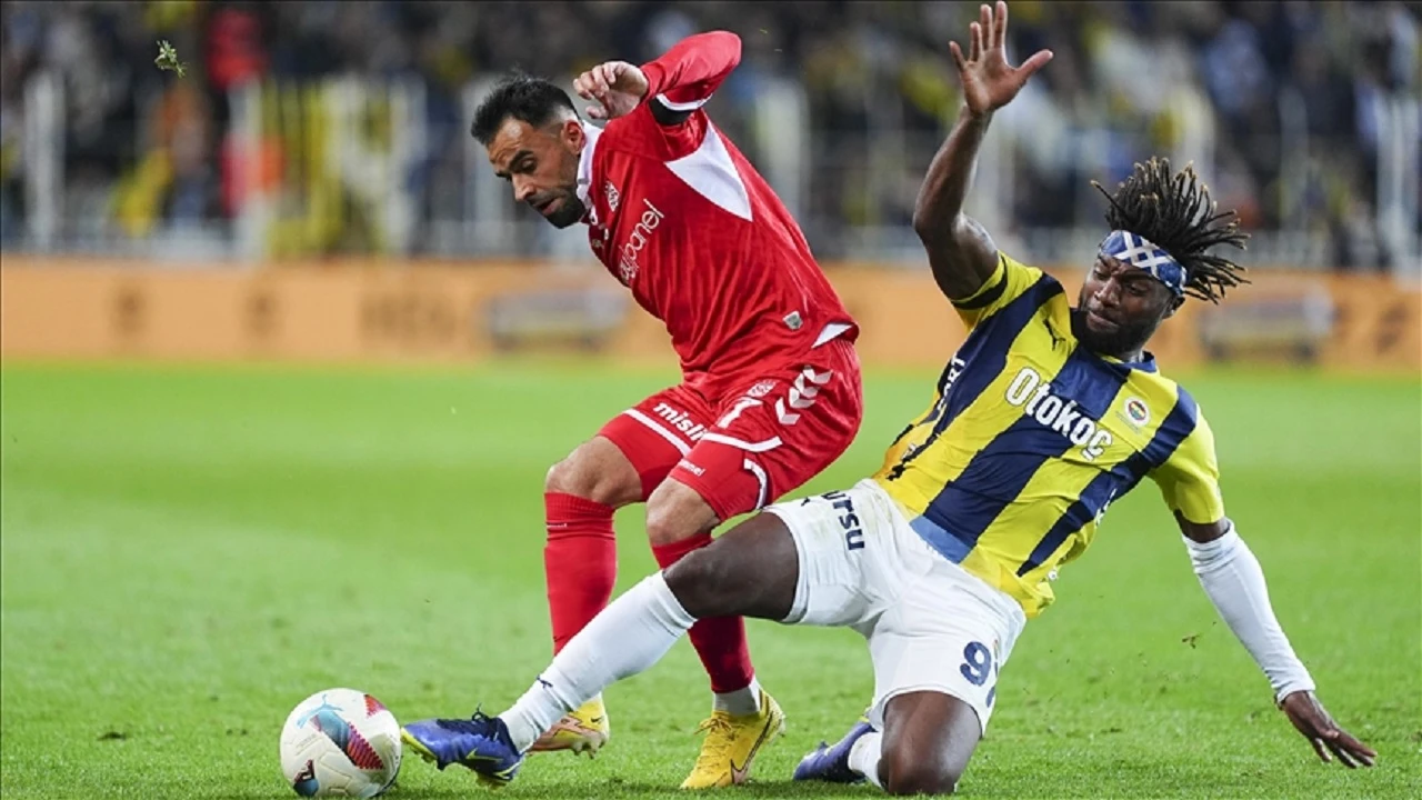 Fenerbahçe, Süper Lig'de yarın Sivasspor'a konuk olacak
