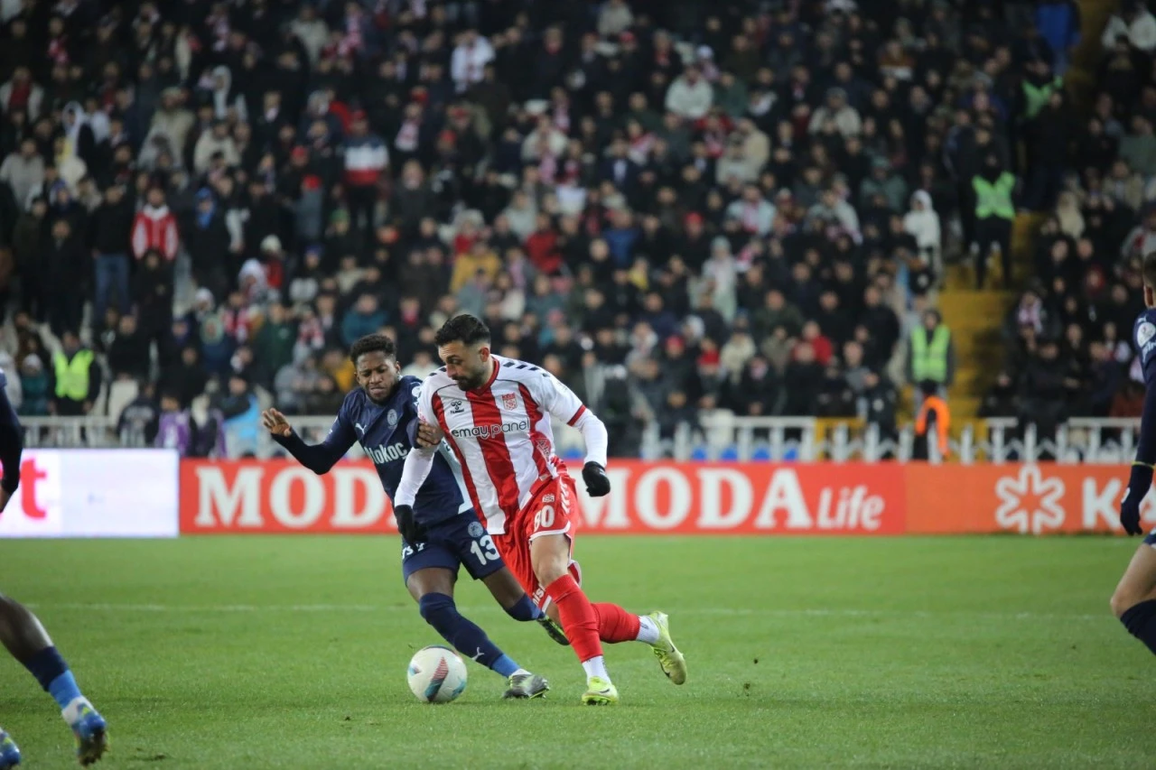 Efkan Gol Sayısını 2’ye Yükseltti