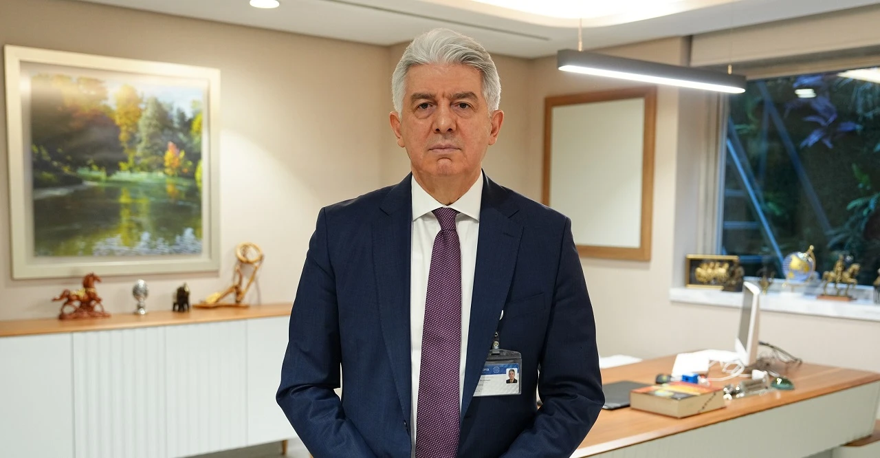 Sırrı Süreyya Önder’in ameliyatı sürüyor; ‘ilk 24 saat kritik’