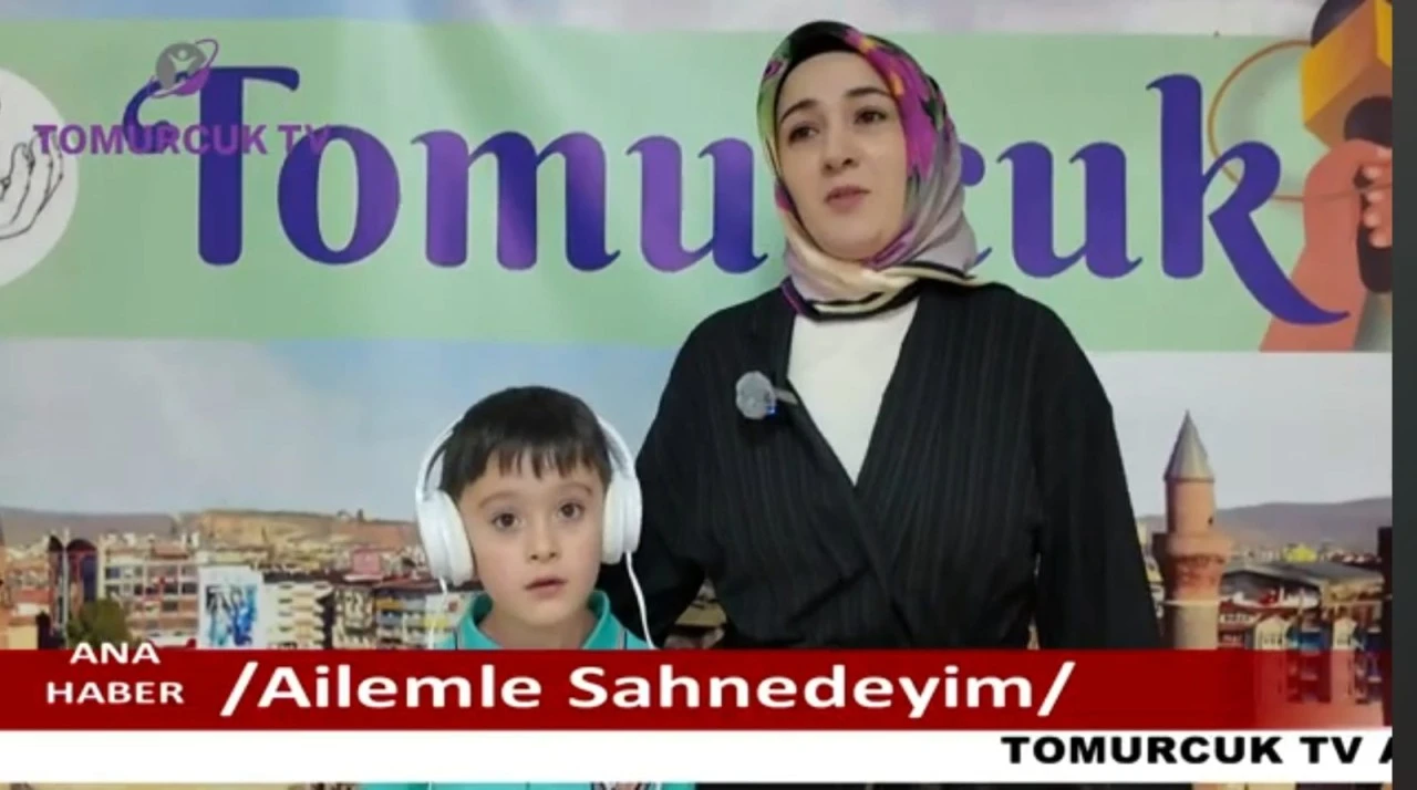 Sivas'ta Veliler Çocuklarıyla Haber Sundu