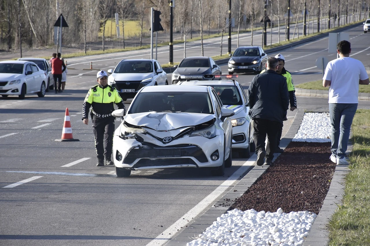Sivas’ta Trafik Kazası: 4 Yaralı     