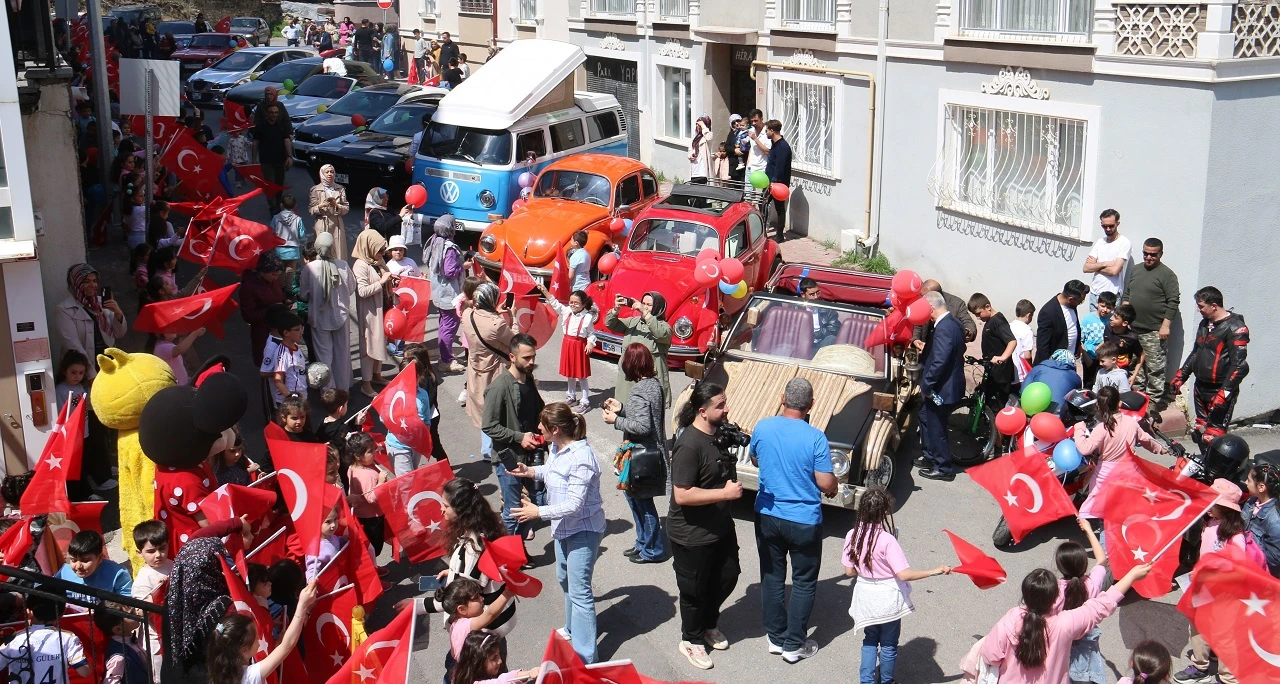 Mahalle Muhtarından Çocuklara Unutulmaz Kutlama