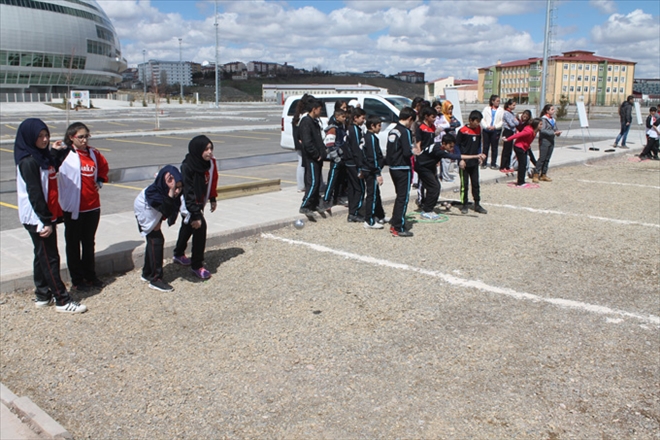 BOCCE´DE YILDIZ VE GENÇ HEYECANI