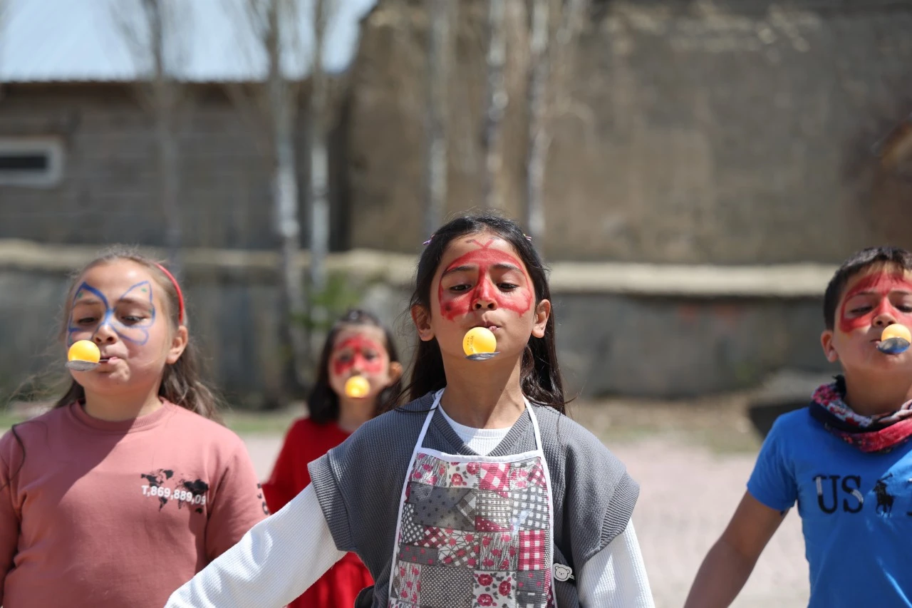 Sivas'ta Geleneksel Oyunlarla Neşeli Anlar