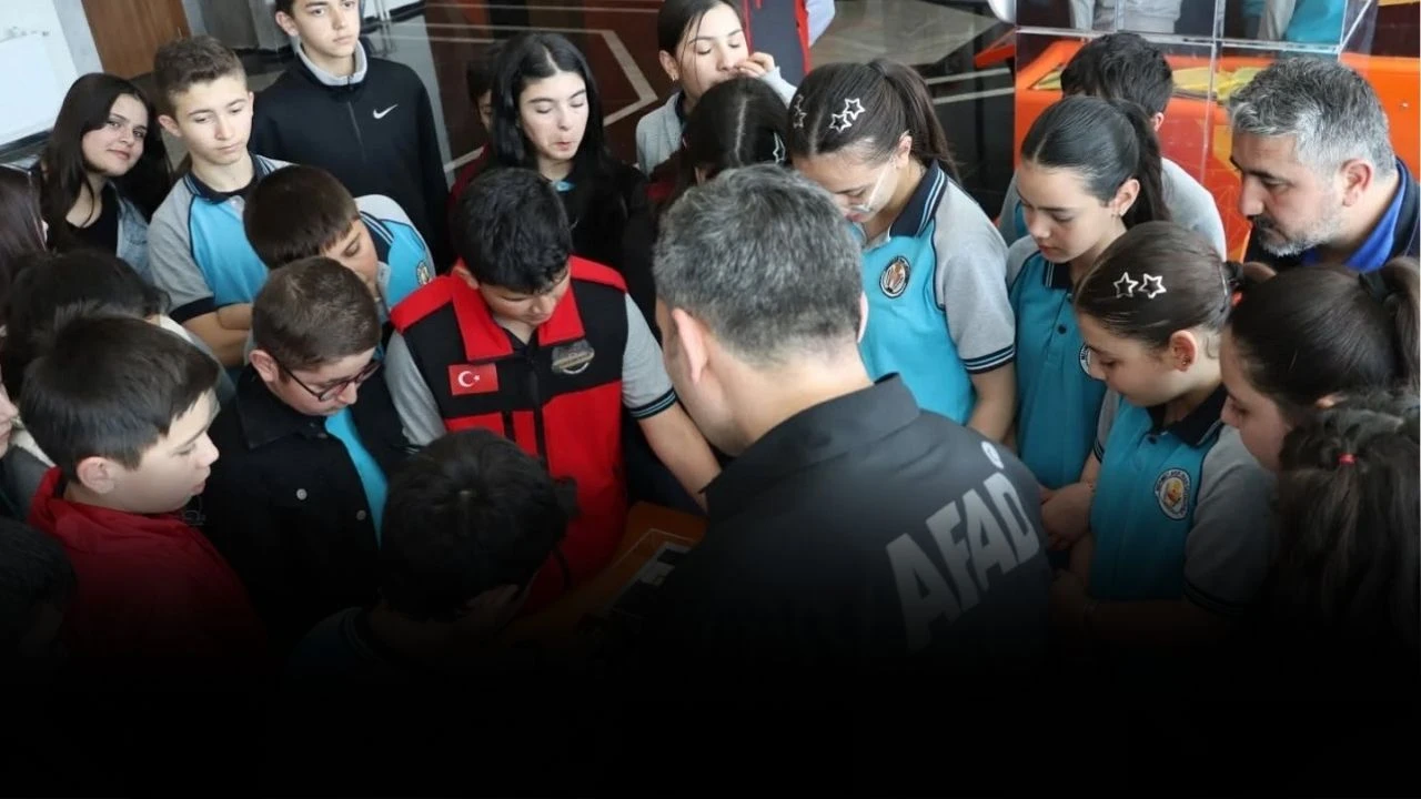 İstanbul Depremi Sonrası Sivas'ta Seferberlik