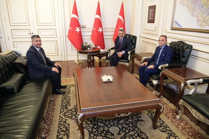 Sivas’ın Çiçeği Burnunda Müdürü Yozgat Valisi Özkan’ı Ziyaret Etti