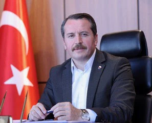 İşçi statüsündeki personel, memura amir olarak görevlendirilemeyecek