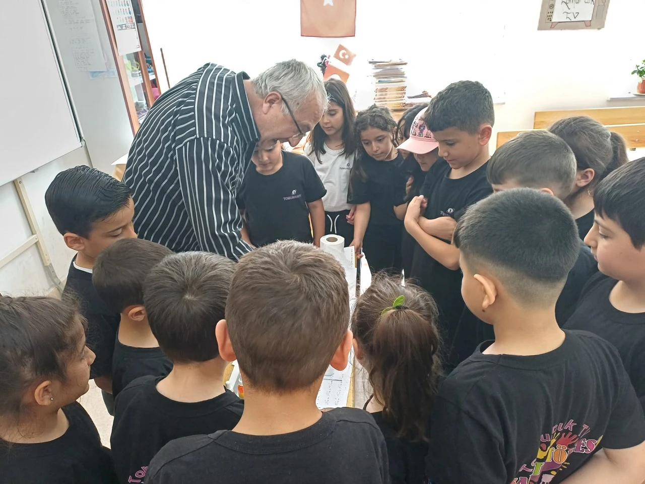 Sivas’ta Minik Yürekler Ebru ile Tanıştı