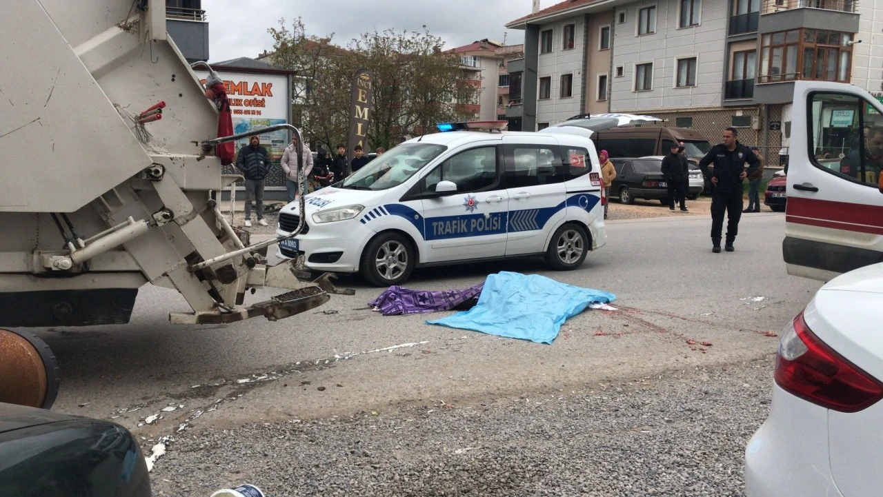 Çöp kamyonunun altında kalan yaşlı adam öldü