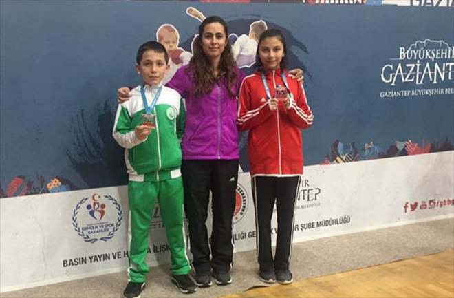 KARATE´DE İKİ DERECE