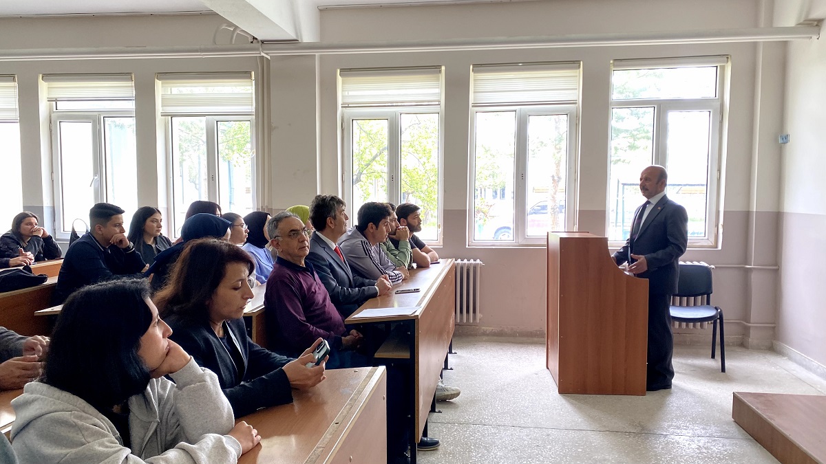 Başkan Gültekin Öğrencilerle Buluştu