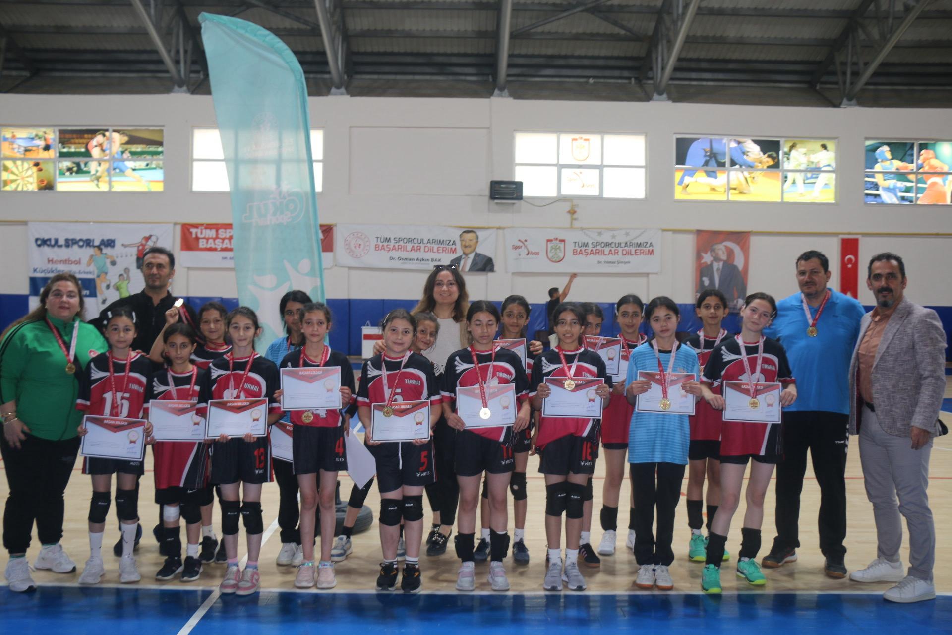Sivas’ta Küçükler Hentbol Yarı Finali Heyecanı