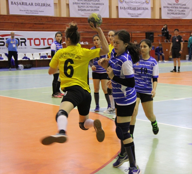 BELEDİYE EZDİ GEÇTİ